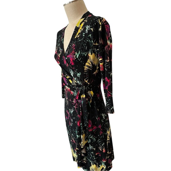 BCBGMaxAzria Chic Tye Dye Pattern Black Wrap Tie V-Neck Midi Dress 3/4 Sleeves - Picture 5 of 13